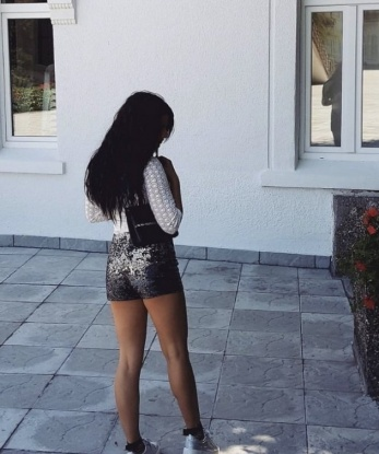 👠
🔥 Мои услуги - это полный релакс и наслаждение, которые ты заслуживаешь. Все, что ты мечтаешь испытать, я сделаю для тебя. 💋
☑️ Мои опыт и нежные руки оставят тебя в полном восторге. Я знаю все техники массажа и с удовольствием помогу тебе расслабиться и забыть о повседневных проблемах. 🌟
📸 Фото в моем профиле позволяют тебе увидеть мою прекрасную внешность и сексуальную фигуру. 💃
💫 Все мои гости остаются довольными и возвращаются ко мне снова и снова. Прочитай отзывы и узнай, какие эмоции и впечатления тебя ожидают. 💯
🏙️ Так что, дорогой, если ты хочешь провести незабываемое время в Москве, я жду тебя. Не упусти шанс испытать самые приятные моменты вместе со мной. ❤️ Жанна
