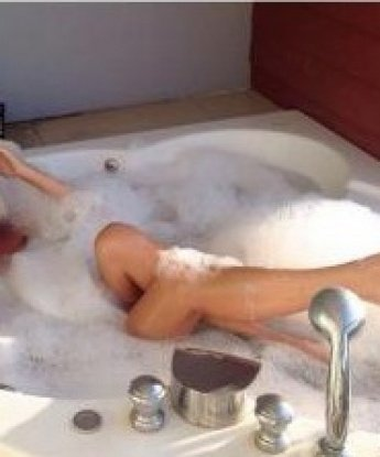 Живу в Москве, где мое тело станет твоим самым страстным и желанным приключением. Обещаю тебе незабываемый опыт нашей встречи. Мои услуги подарят тебе массу удовольствия и расслабления.⠀
У меня красивое и сексуальное тело, а мои опытные руки умеют доставлять незабываемые ощущения. Я горячая и страстная, готовая выполнить все твои сокровенные желания. В моем арсенале множество возможностей для релаксации и интимного наслаждения.⠀
Мои клиенты оставляют самые лестные отзывы о моих услугах. Они говорят, что со мной время пролетает незаметно, каждая минута счастливая и неповторимая. Доверься моим магическим рукам и умению создать особую атмосферу, в которой ты почувствуешь себя настоящим королем.⠀
Заходи на мою страницу и оцени мои фото. Гарантирую, что они вызовут у тебя самые горячие фантазии. Сделай шаг к незабываемым эмоциям и оставь заявку уже сейчас! Жду встречи с нетерпением. 💋 Татьяна